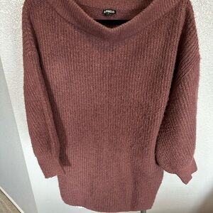 Express Women's Dusty Rose V-Neck Sweater